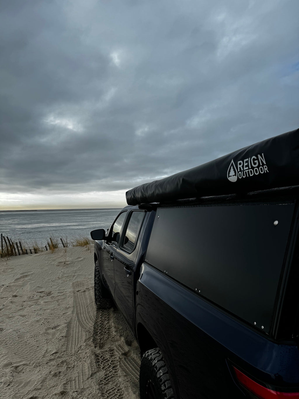 Reign 270 FR+ Awning